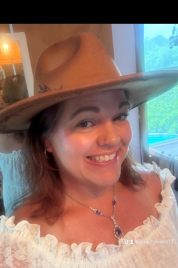 Cruise Brothers Travel Agent Nikki Havens